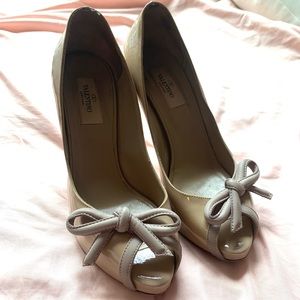 Nude Valentino Pumps